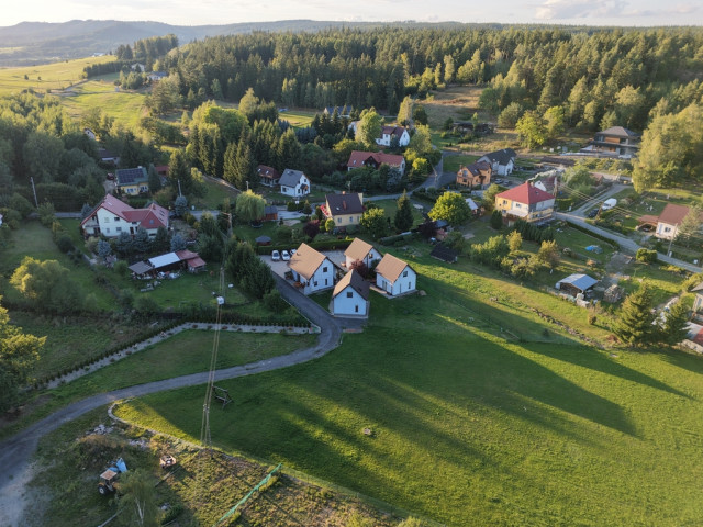 Dom blisko lasów i gór, na stałe lub wypoczynek